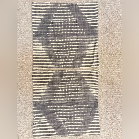 Pottery Barn 24” Shibori Pillow Cover (set of 2) - Picture 3 of 5